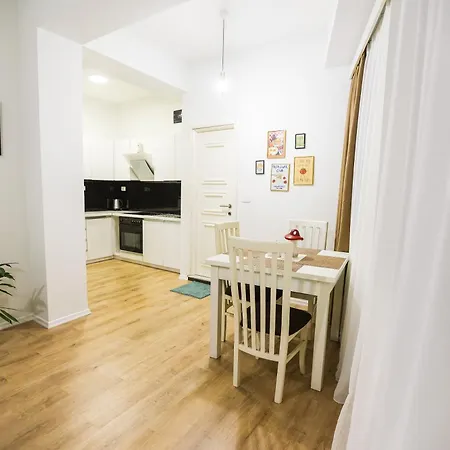 아파트 At Bazaar 티라나